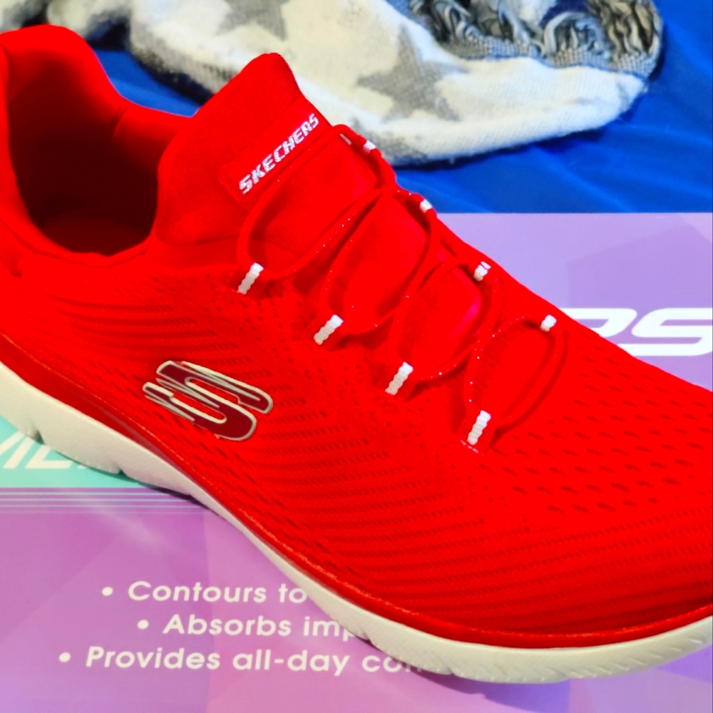 Sketchers 8.5 Women Red Sneakers
